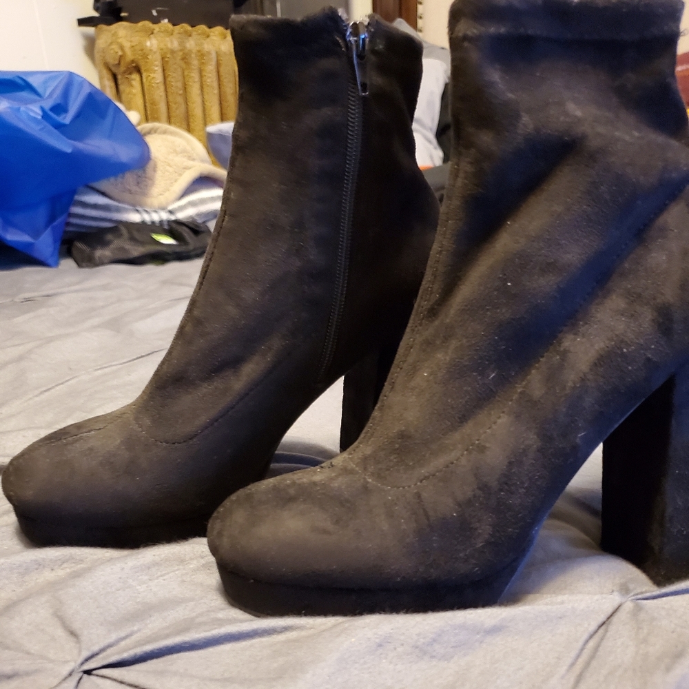Heel boots